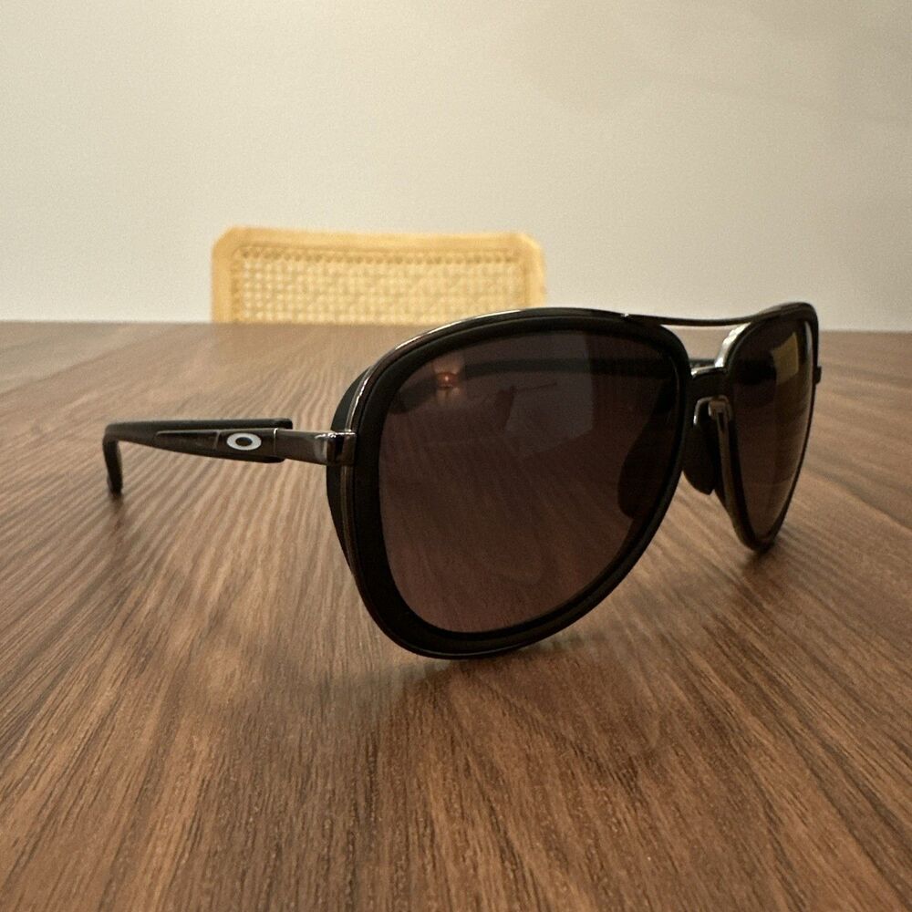 Oakley Split Time Sunglasses Velvet Black Prizm Gray Gradient OO4129-1758 GUC